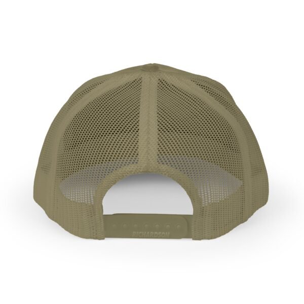 Elegante gorra de Camionero, bordada, perfecta para uso casual, una opción moderna y cómoda.