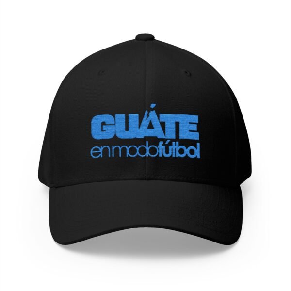 Elegante gorra bordada cerrada para cualquier ocasión.