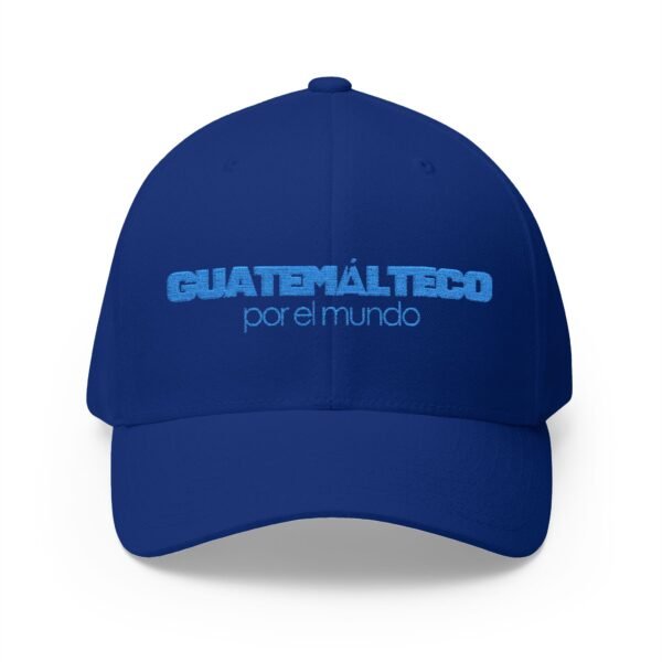 Elegante gorra bordada cerrada para cualquier ocasión. Perfecta como gorra deportiva.