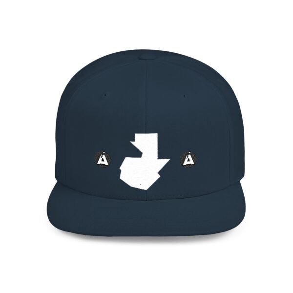 Gorra snapback con mapa de GUATE, perfecta como accesorio de moda para días de verano y salidas informales.