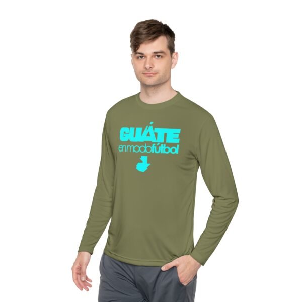 Camiseta unisex ligera manga larga espíritu guatemalteco perfecta para cualquier aficionado al fútbol.