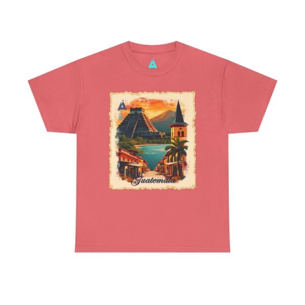 Celebra tu herencia guatemalteca con esta camiseta unisex con orgullo, perfecta para pasear.