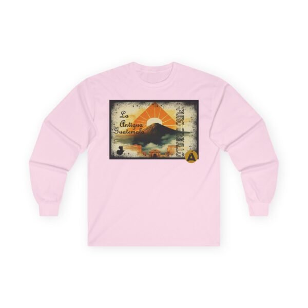Camiseta de manga larga inspirada en La antigua Guatemala, unisex, ideal para quienes aman viajar y la aventura.