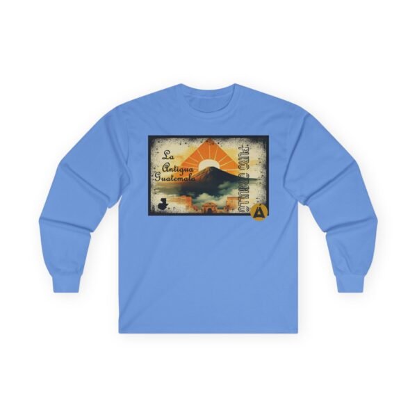Camiseta de manga larga inspirada en La antigua Guatemala, unisex, ideal para quienes aman viajar y la aventura.