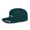 Esta gorra plana es elegante y ajustable, perfecta para el día a día.