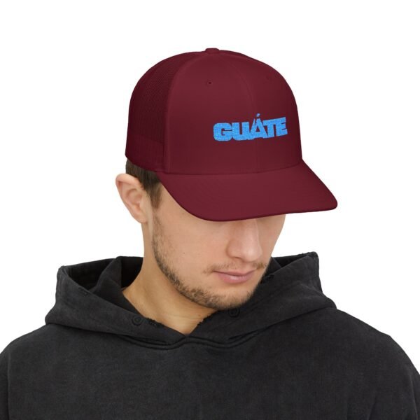 Elegante gorra de Camionero, bordada, perfecta para uso casual, una opción moderna y cómoda.