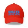 Elegante gorra bordada cerrada para cualquier ocasión. Perfecta como gorra deportiva.
