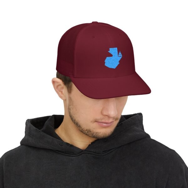 Elegante gorra de Camionero, bordada, perfecta para uso casual, una opción moderna y cómoda.