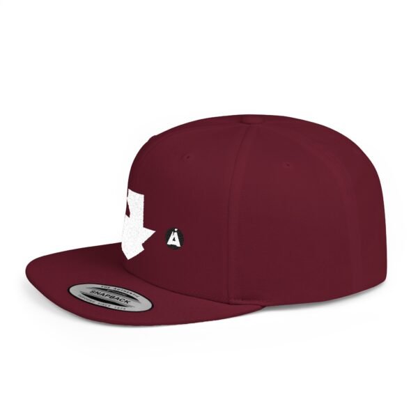 Gorra snapback con mapa de GUATE, perfecta como accesorio de moda para días de verano y salidas informales.