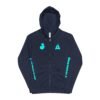 Demuestra tu orgullo guatemalteco con esta sudadera unisex de polar con cremallera, perfecta para aficionados al fútbol y viajeros.