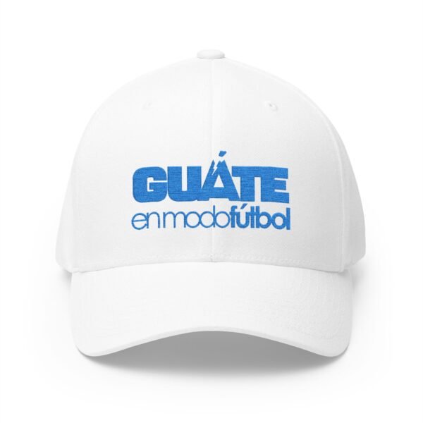 Elegante gorra bordada cerrada para cualquier ocasión.
