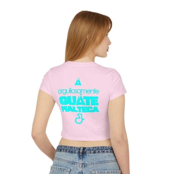Camiseta de GUATE elegante para mujer, perfecta para un look de verano o, un toque moderno de look urbano.