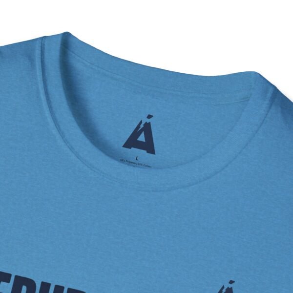 Celebra tu herencia guatemalteca con esta camiseta unisex con orgullo, perfecta para pasear.