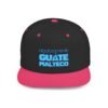 Esta gorra plana es elegante y ajustable, perfecta para el día a día.