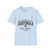Celebra tu herencia guatemalteca con esta camiseta unisex con orgullo, perfecta para pasear.