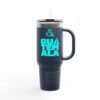 Elegante taza térmica de GUATE, ideal para quienes disfrutan de sus bebidas en movimiento.