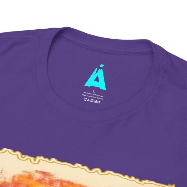 Celebra tu herencia guatemalteca con esta camiseta unisex con orgullo, perfecta para pasear.