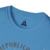 Celebra tu herencia guatemalteca con esta camiseta unisex con orgullo, perfecta para pasear.