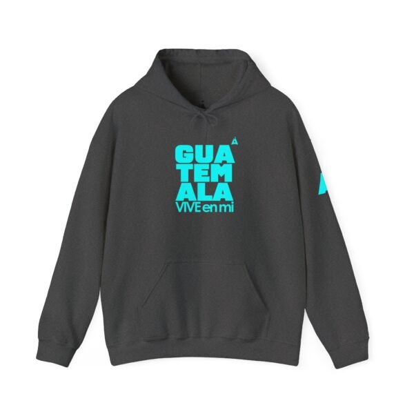 Mantente abrigado y con estilo con esta sudadera unisex Guatemala VIVE en Mí. Perfecta para mostrar tus raíces.