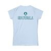 Camiseta de aventura guatemalteca para mujer, de postal de ATITLÁN, perfecta para viajeros y senderistas.