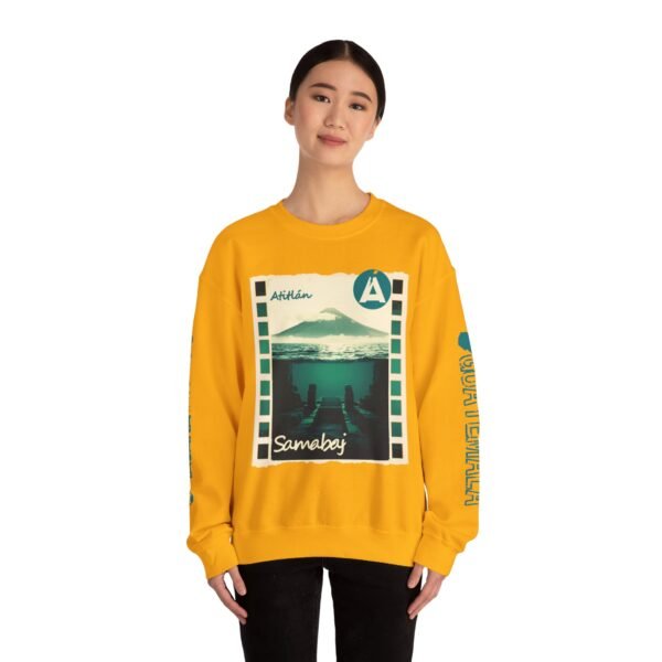 Sudadera unisex de cuello redondo de inspiración vintage de Samabaj, una prenda acogedora y moderna.