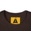Camiseta de aventura guatemalteca para mujer, de postal de ATITLÁN, perfecta para viajeros y senderistas.