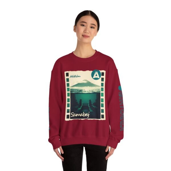 Sudadera unisex de cuello redondo de inspiración vintage de Samabaj, una prenda acogedora y moderna.
