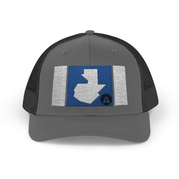 Demuestra tu amor por Guatemala con esta gorra snapback, perfecta para uso casual o aventuras al aire libre.
