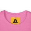 Camiseta de aventura guatemalteca para mujer, de postal de ATITLÁN, perfecta para viajeros y senderistas.