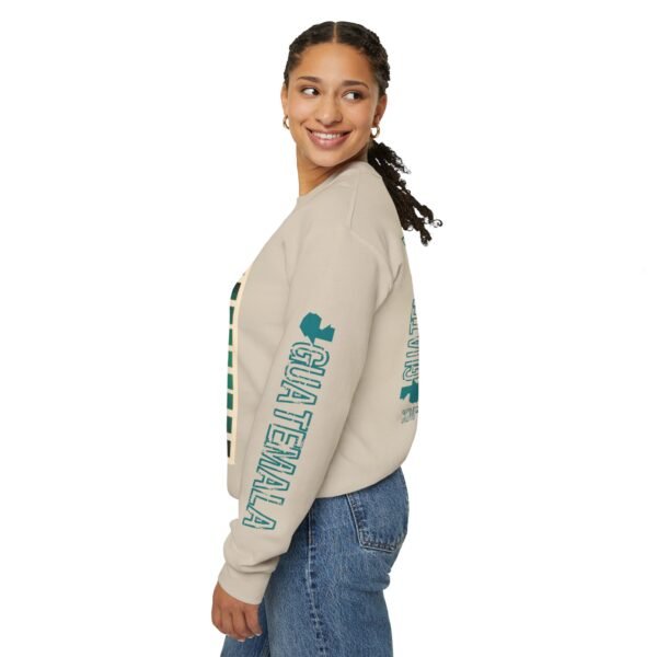 Sudadera unisex de cuello redondo de inspiración vintage de Samabaj, una prenda acogedora y moderna.