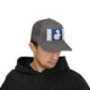 Demuestra tu amor por Guatemala con esta gorra snapback, perfecta para uso casual o aventuras al aire libre.