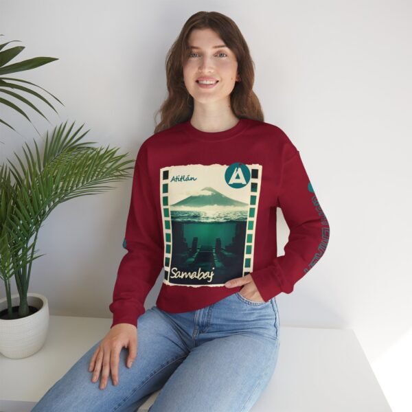 Sudadera unisex de cuello redondo de inspiración vintage de Samabaj, una prenda acogedora y moderna.