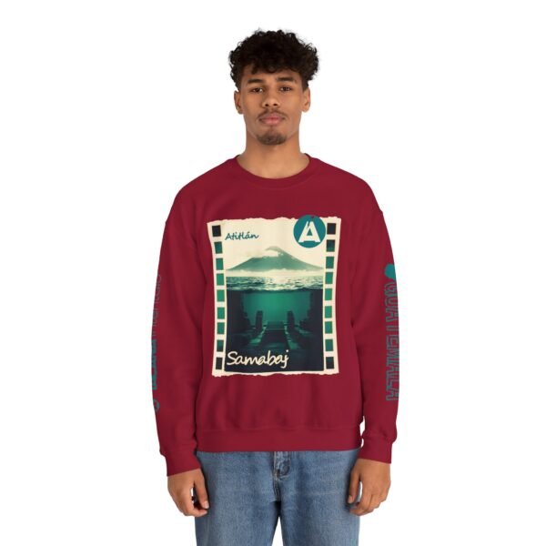 Sudadera unisex de cuello redondo de inspiración vintage de Samabaj, una prenda acogedora y moderna.