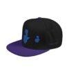 Gorra plana con visera ajustable y diseño de GUATE,  moderna para uso casual.