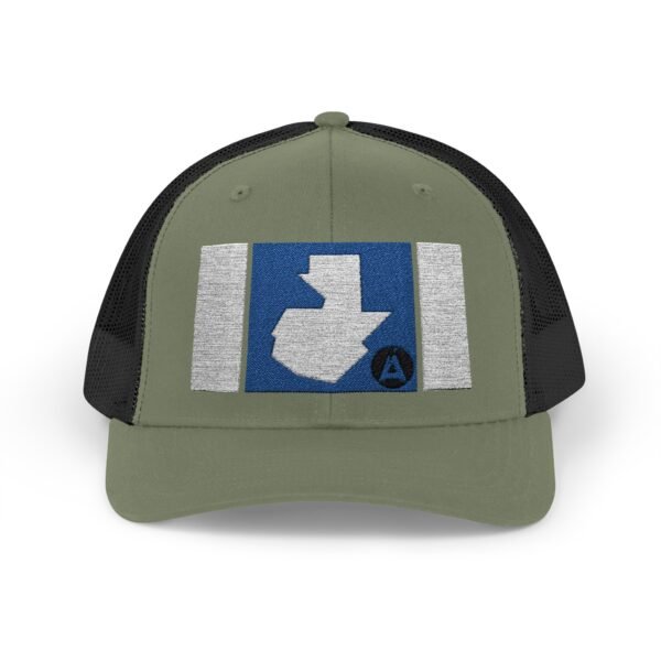 Demuestra tu amor por Guatemala con esta gorra snapback, perfecta para uso casual o aventuras al aire libre.