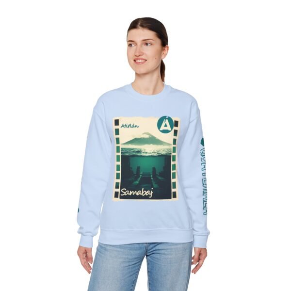 Sudadera unisex de cuello redondo de inspiración vintage de Samabaj, una prenda acogedora y moderna.