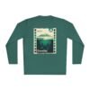 Camiseta unisex de manga larga con postal de ATITLÁN, perfecta para viajeros y amantes de actividades al aire libre.