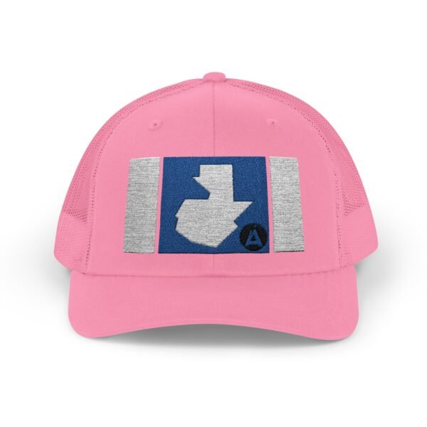 Demuestra tu amor por Guatemala con esta gorra snapback, perfecta para uso casual o aventuras al aire libre.