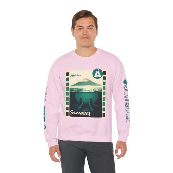 Sudadera unisex de cuello redondo de inspiración vintage de Samabaj, una prenda acogedora y moderna.