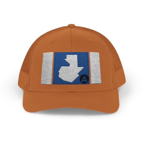 Demuestra tu amor por Guatemala con esta gorra snapback, perfecta para uso casual o aventuras al aire libre.