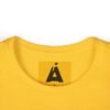 Camiseta de aventura guatemalteca para mujer, de postal de ATITLÁN, perfecta para viajeros y senderistas.