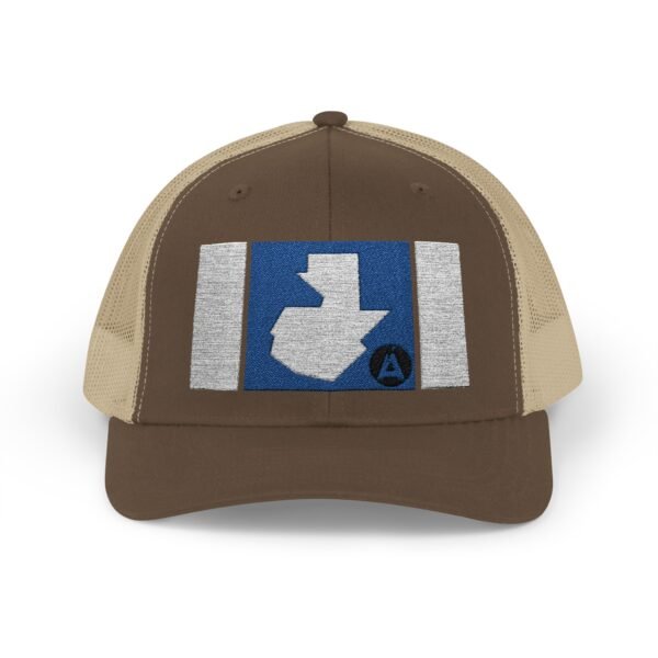 Demuestra tu amor por Guatemala con esta gorra snapback, perfecta para uso casual o aventuras al aire libre.