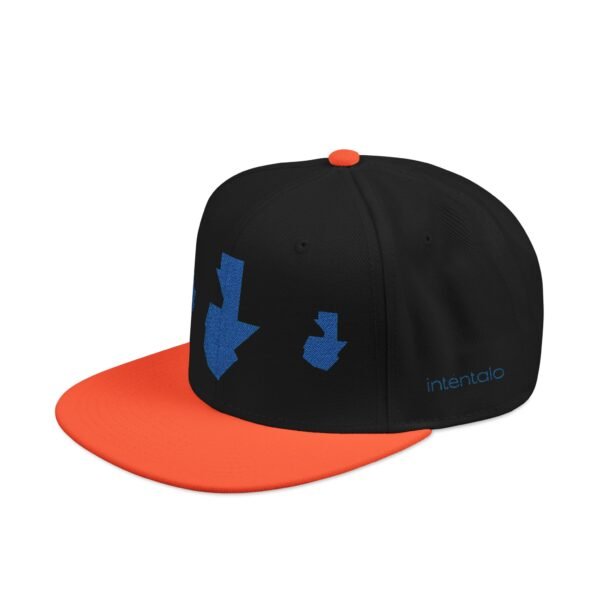 Gorra plana con visera ajustable y diseño de GUATE,  moderna para uso casual.