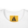 Camiseta de aventura guatemalteca para mujer, de postal de ATITLÁN, perfecta para viajeros y senderistas.