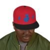 Gorra plana con visera ajustable y diseño de GUATE,  moderna para uso casual.
