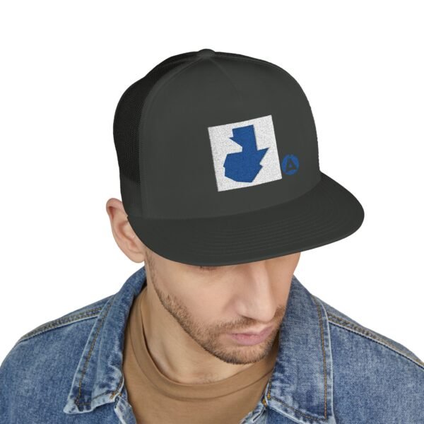 Gorra plana con visera ajustable y diseño de GUATE,  moderna para uso casual.