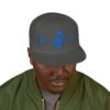 Gorra plana con visera ajustable y diseño de GUATE,  moderna para uso casual.