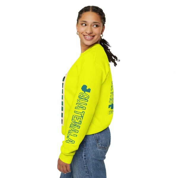 Sudadera unisex de cuello redondo de inspiración vintage de Samabaj, una prenda acogedora y moderna.