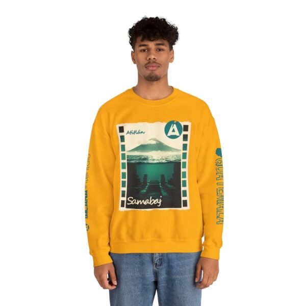 Sudadera unisex de cuello redondo de inspiración vintage de Samabaj, una prenda acogedora y moderna.