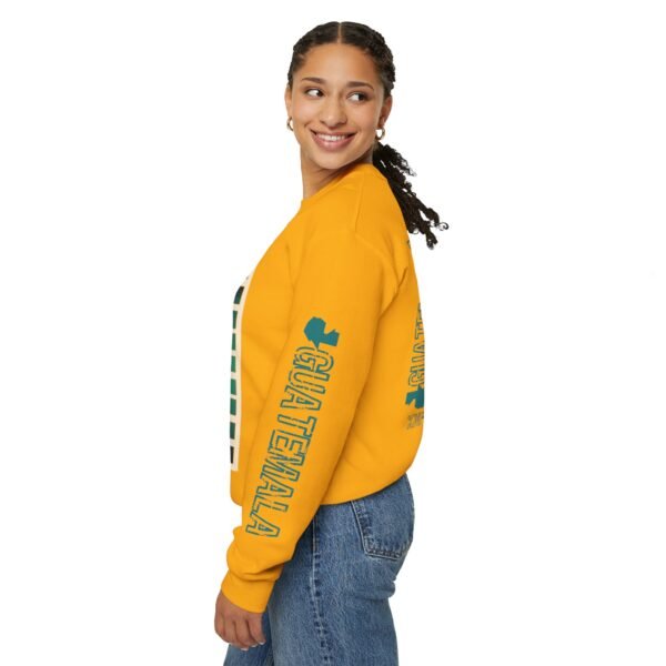 Sudadera unisex de cuello redondo de inspiración vintage de Samabaj, una prenda acogedora y moderna.
